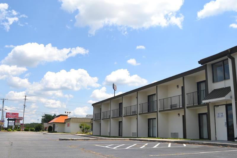 Super 8 By Wyndham Rocky Mount I-95 Exit 145 Hotel Battleboro Luaran gambar
